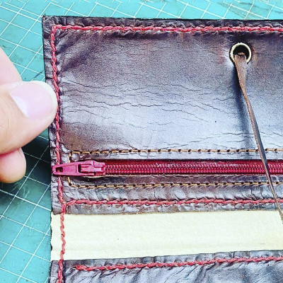 Tabaquera cierre cordel