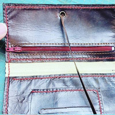 Tabaquera cierre cordel