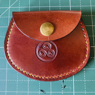 Monedero cierre corchete troquelado